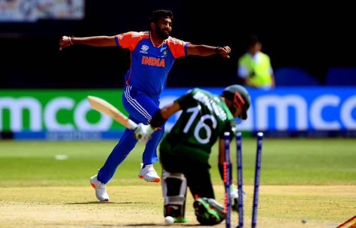 Jasprit Bumrah turns the match for India getting Rizwan's wicket